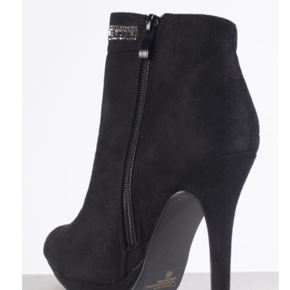 🚫SOLD🚫🆕NEW Booties Rhinestone Accents SIZE 9 - Picture 3 of 3
